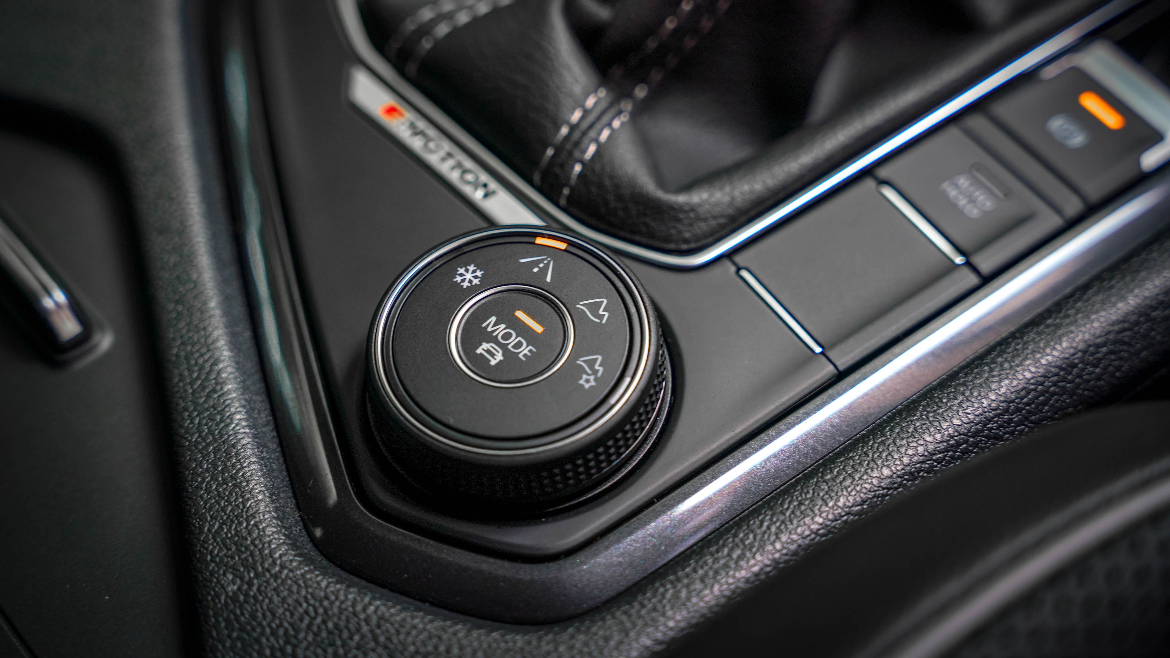 Volkswagen Tiguan Allspace Hill Descent Control